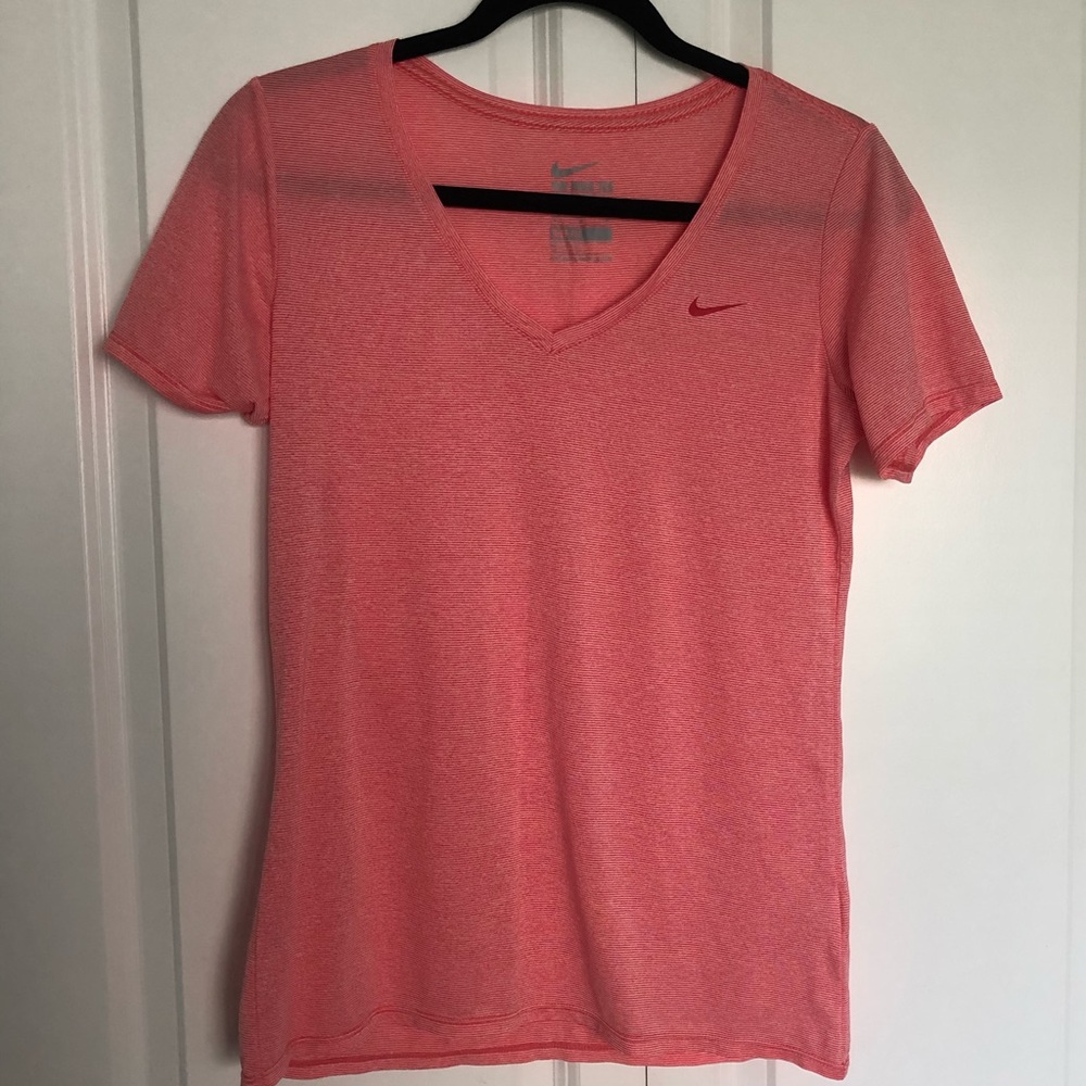 Nike workout top tee
